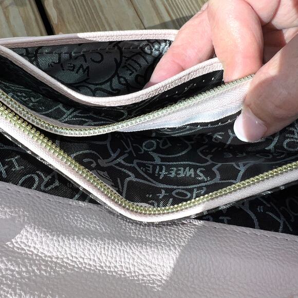 Betsey Johnson Blush Pink Quilted Hearts Small Crossbody Wallet Purse **READ** - Picture 4 of 9